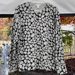 Black and grayish print sweater cardigan